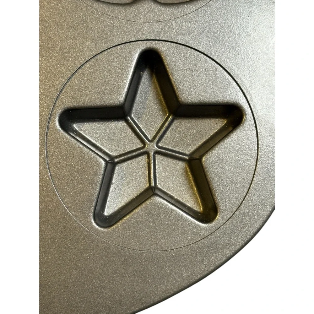Wilton‎ Holiday Shapes Muffin Pan 12 Cavity Christmas Grey Non-Stick Baking Mold